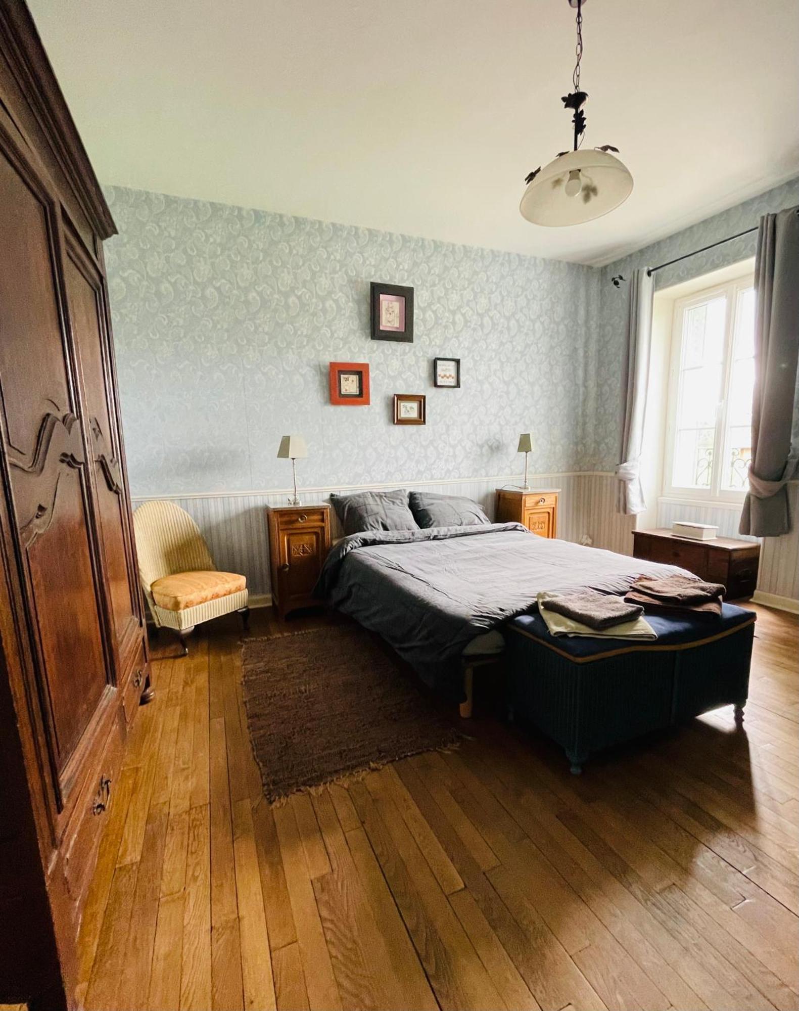 Вилла Les 3 Gamins Boussac  Экстерьер фото